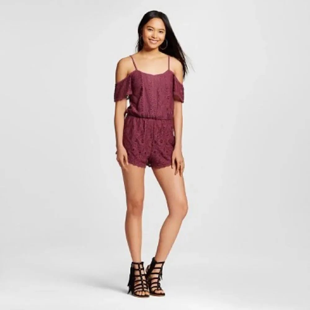✨ Women's Lace Cold-shoulder Romper - Xhilaration™✨